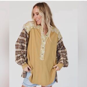 EUC❤️THREE BIRD NEST❤️ Better Together Mixed Print Top size S in Mustard